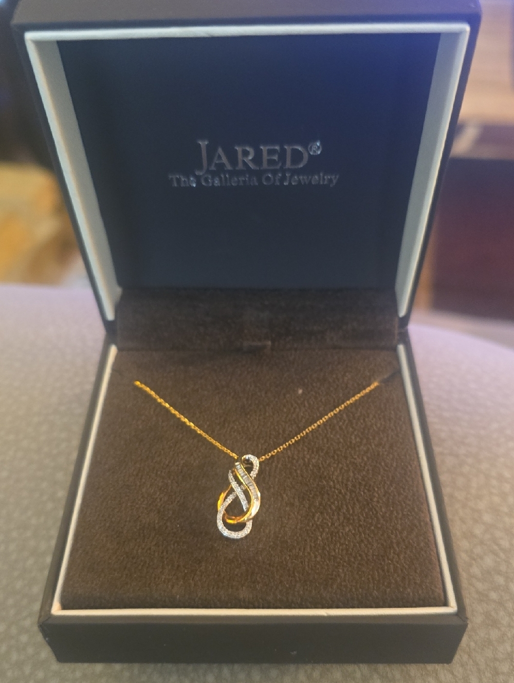 Source Unknown Gold and Silver Two-Tone Infinity Necklace